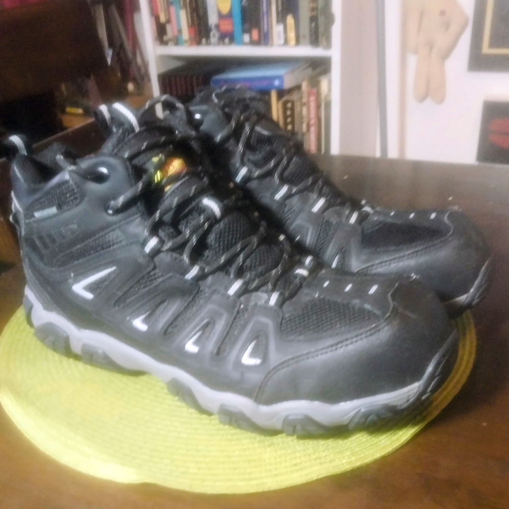 Men's Thorogood Crosstrex Boots